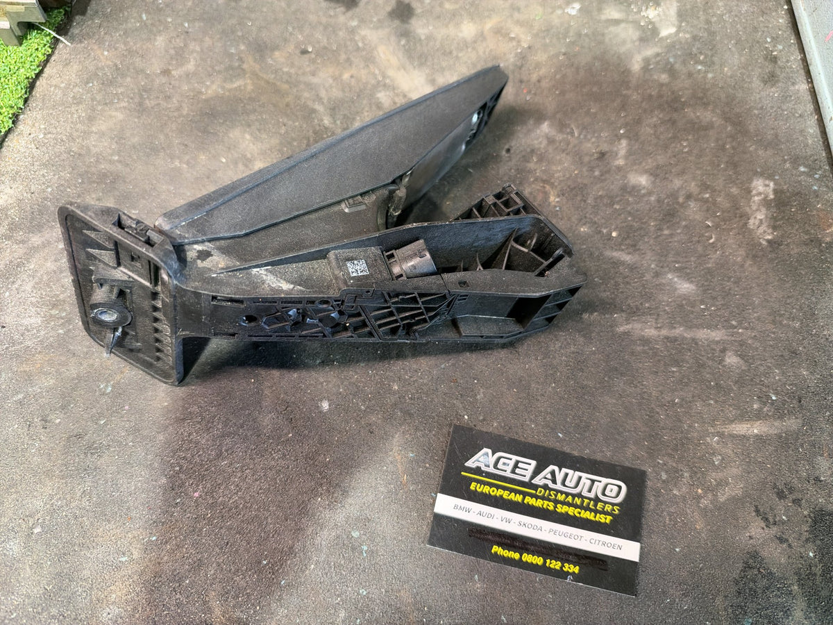 2009 BMW 335i 330i E90 - Accelerator Pedal