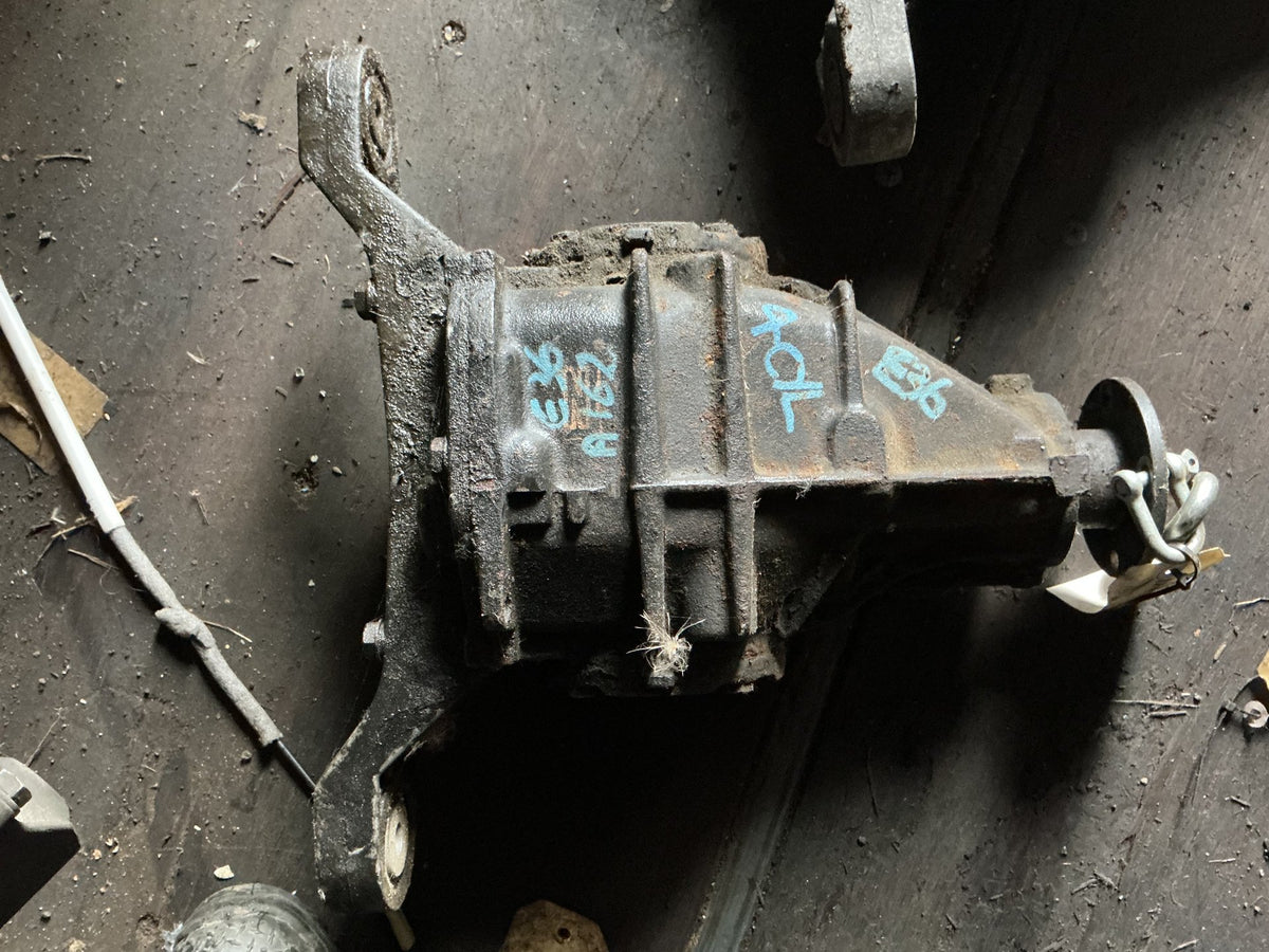 1997 - Rear Differential Head PN: 33 10 1 212 870 Exchange final drive with differential 4.44 Ratio