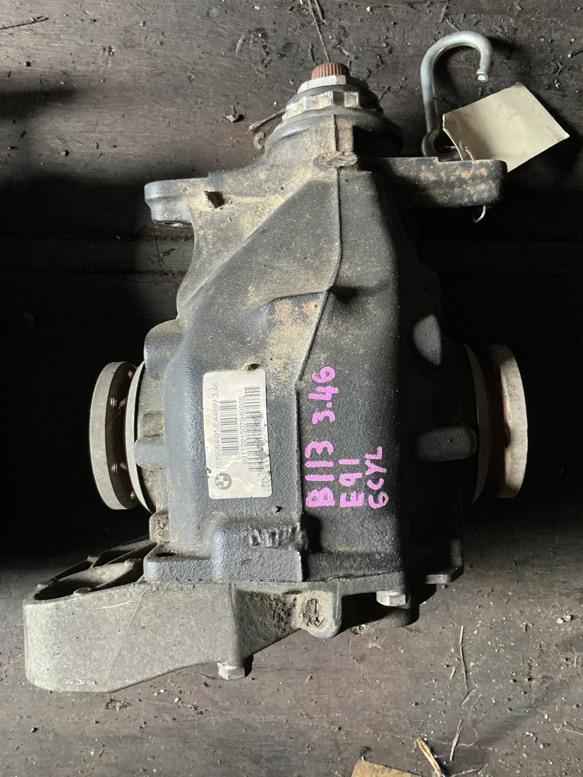 2011 BMW 335i WBAUV92010A756156 - Rear Differential Head PN: 33 10 7 572 054 Rear-axle-drive 3.46 Ratio