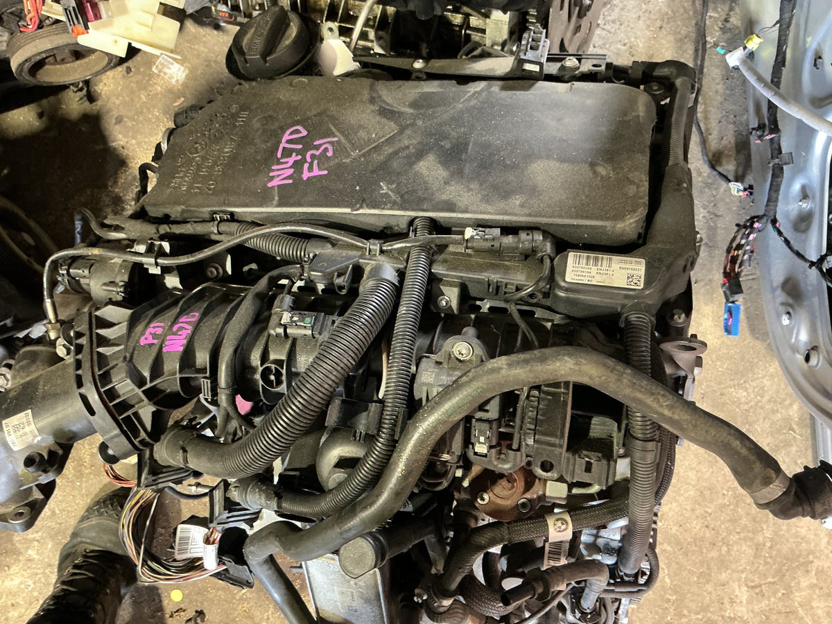 2013 BMW 320d F31 - Engine