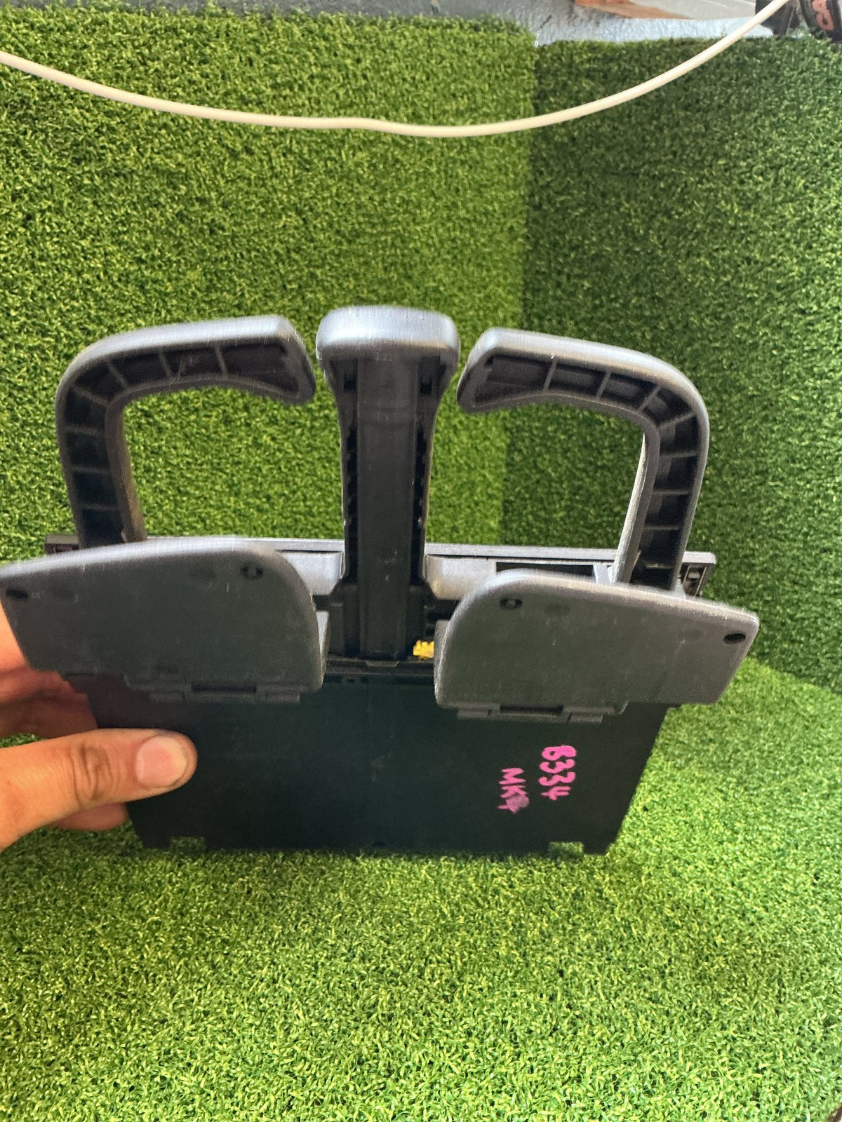 2002 Volkswagen Golf - Dash Cup Holder