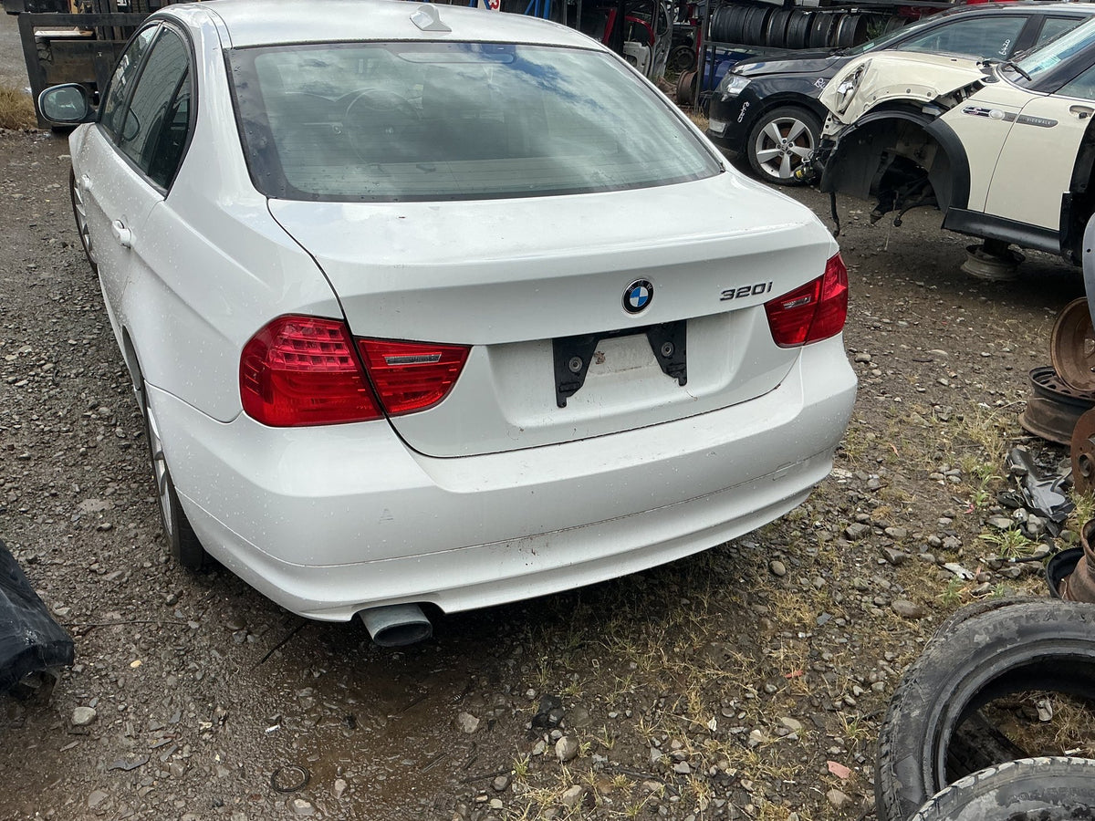 2011 BMW 320i e90