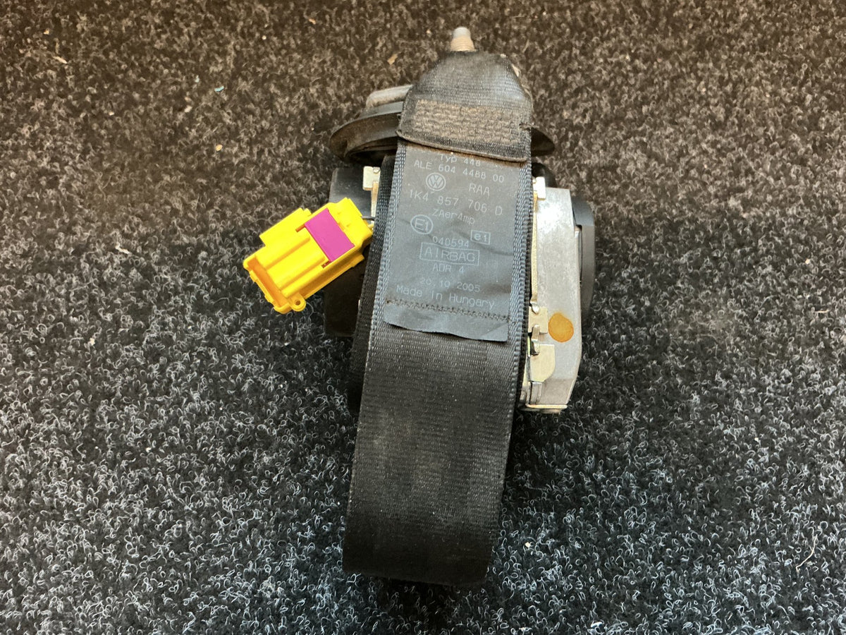 2006 Volkswagen Golf MK5 WVWZZZ1KZ6U023289- Right Front Seat Belt