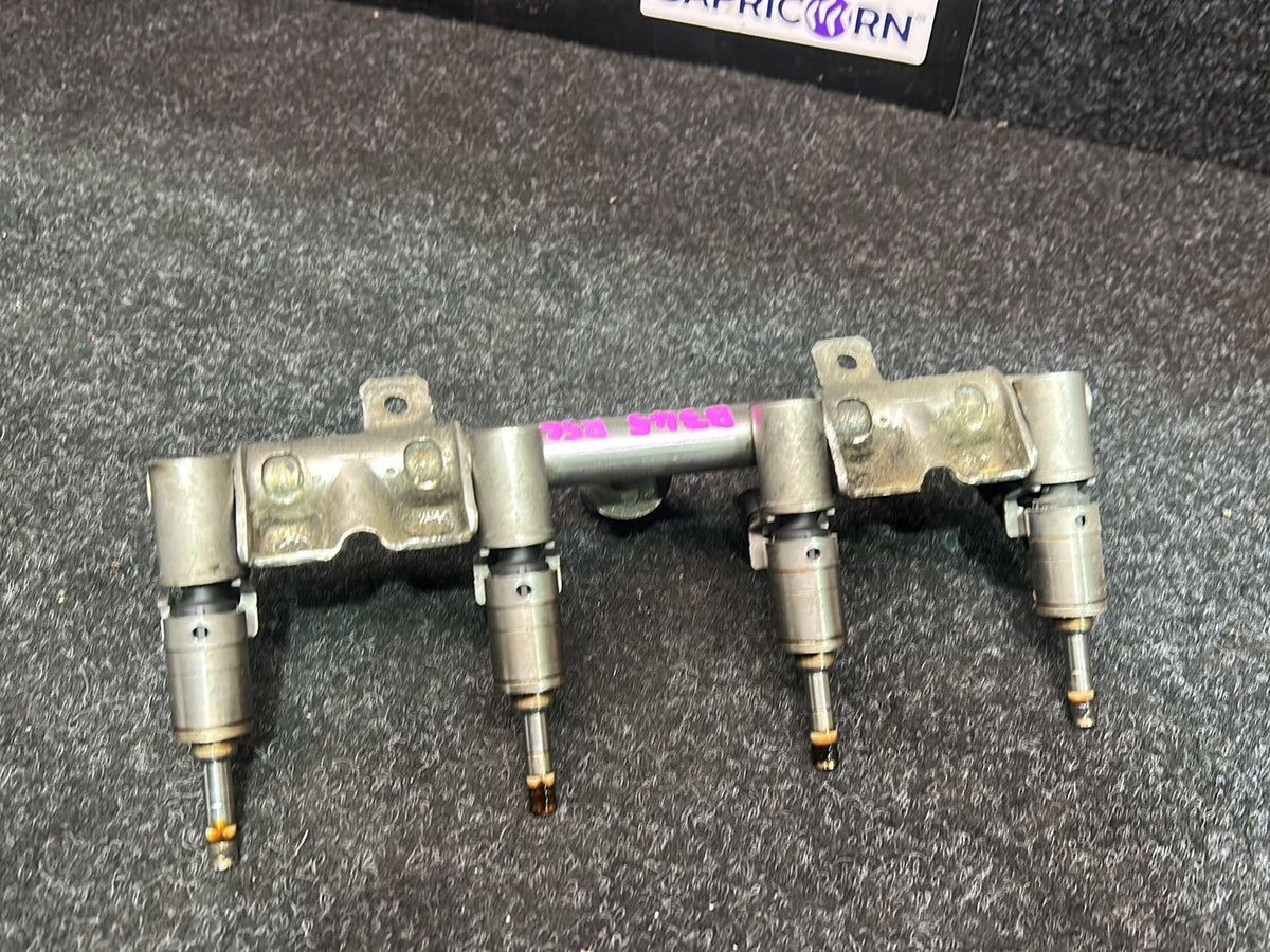2007 MINI Cooper R56 - injector line PN: 13 53 7 568 050 Injection tube