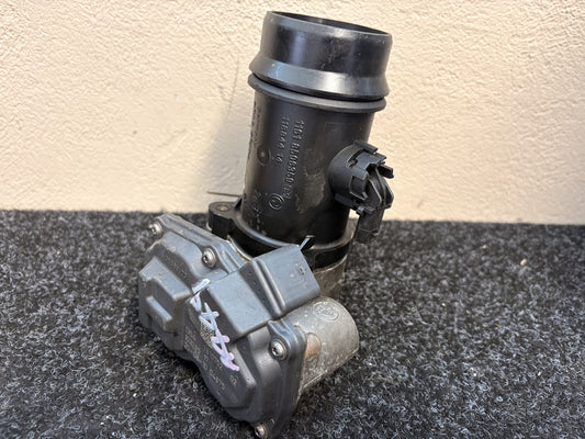 BMW 520 - Throttle Body PN: 13 54 7 810 752 Throttle