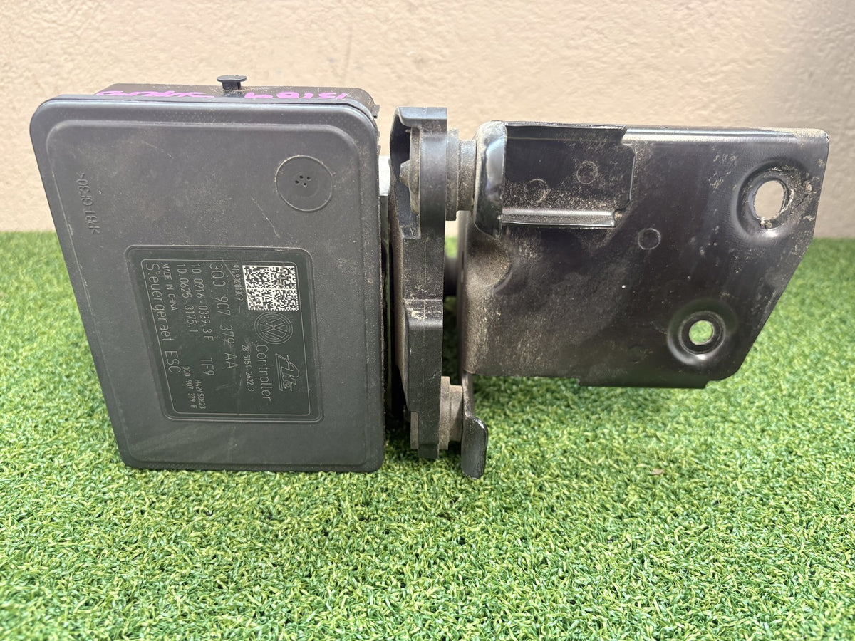 2016 Skoda Superb - ABS Pump