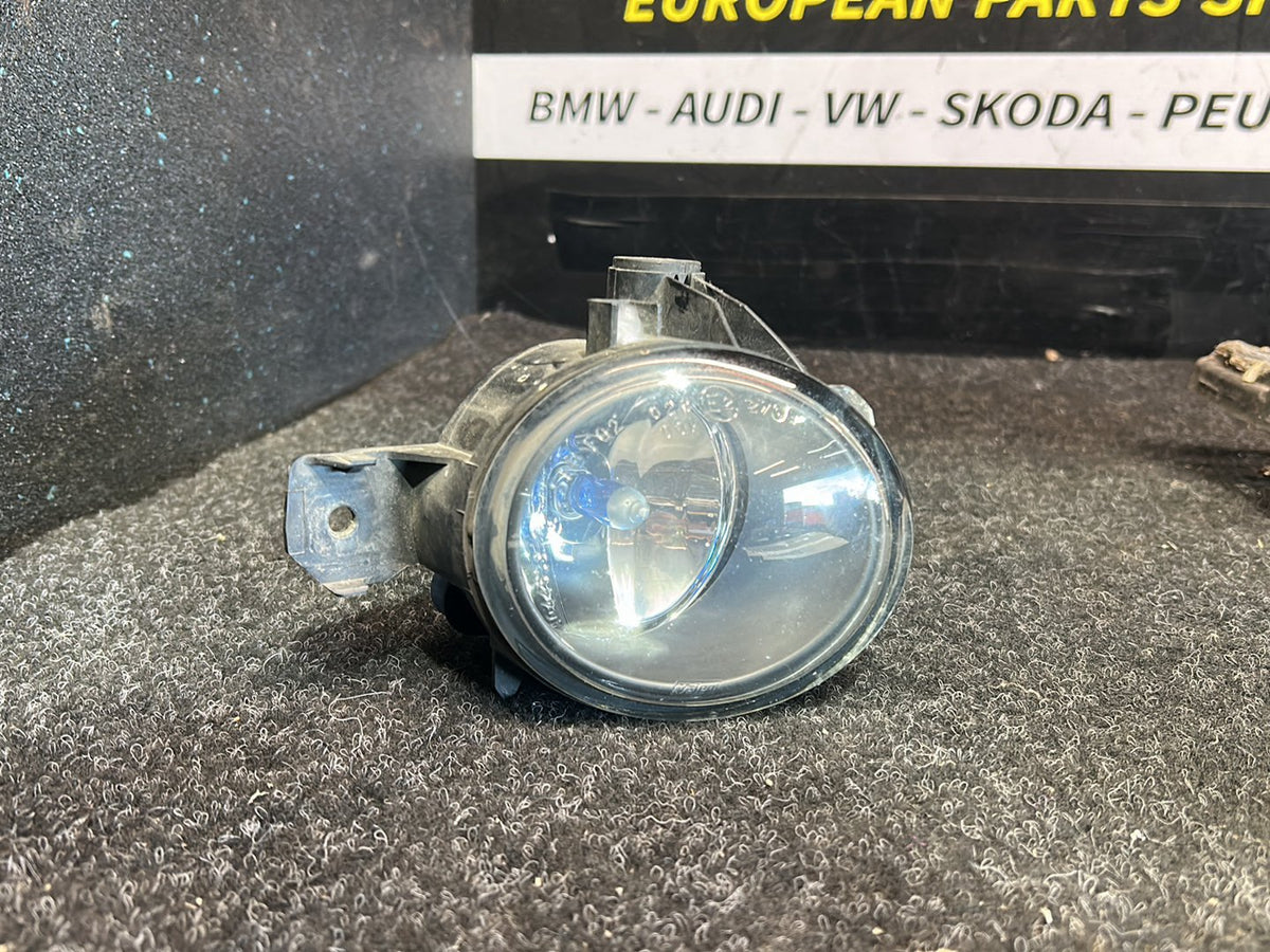 2011 BMW X1- Right Spotlight