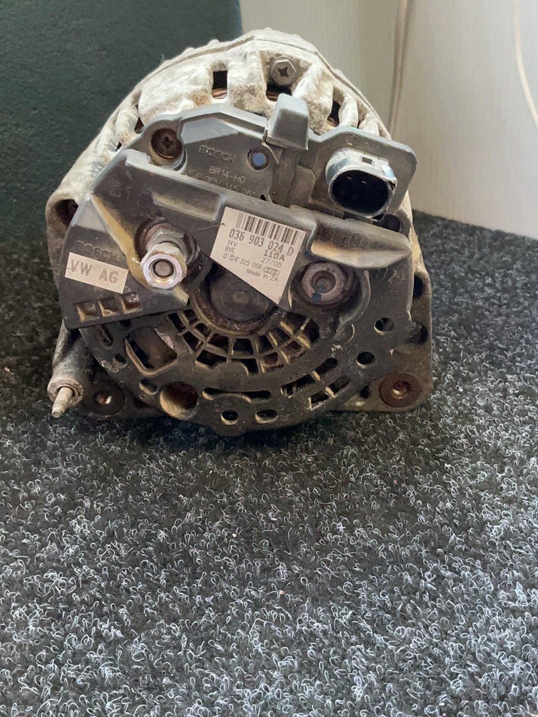 2005 Volkswagen Polo Polo WVWZZZ9NZ6U005155 - Alternator
