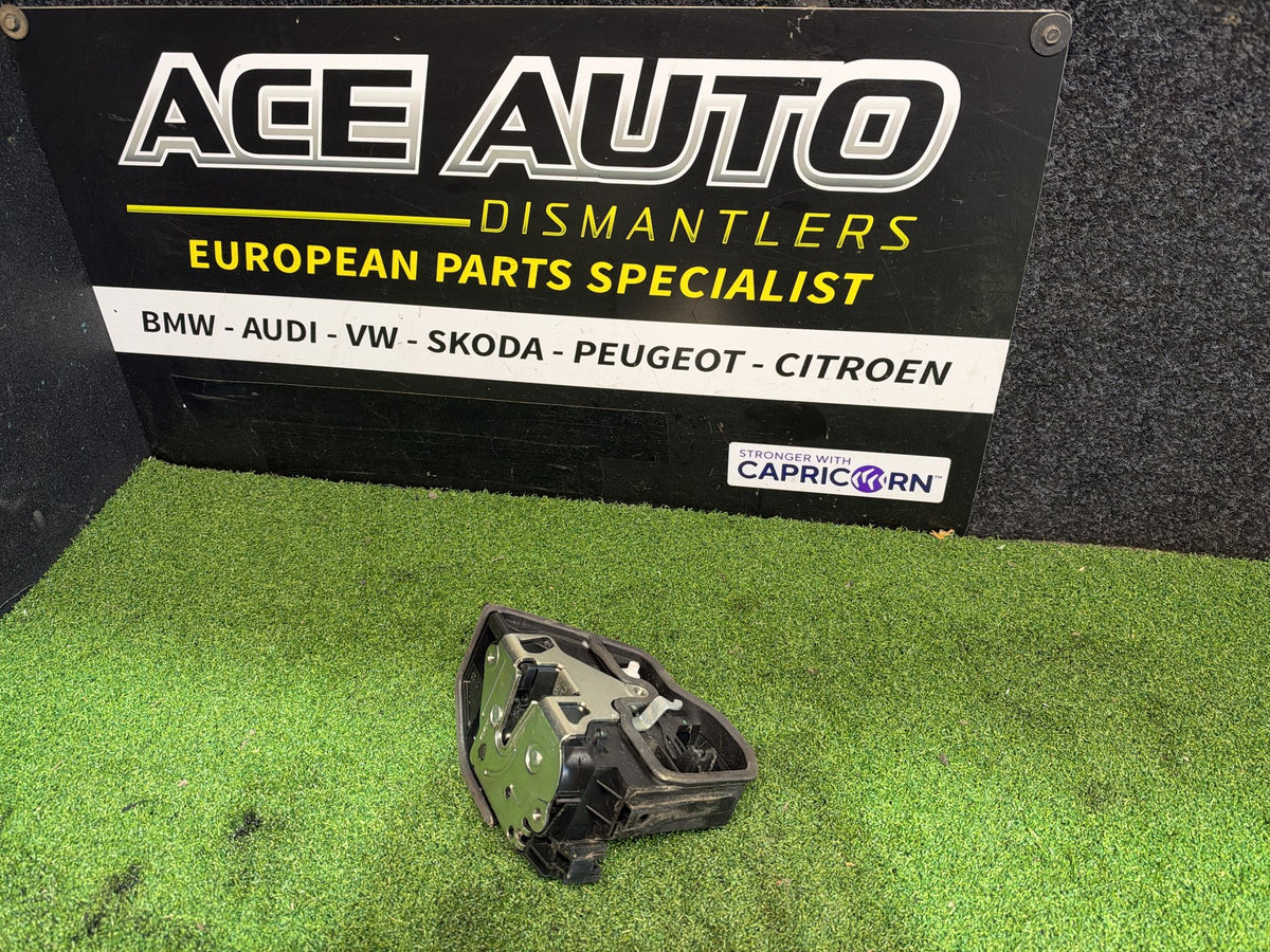 2009 BMW 325i 320i E90 - Left Rear Door Lock Actuator