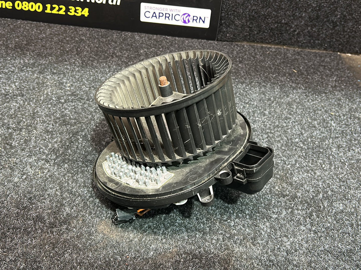2012 BMW 118i WBA1A32010J064880 - Heater Fan Motor PN: 64 11 9 350 396 Blower unit