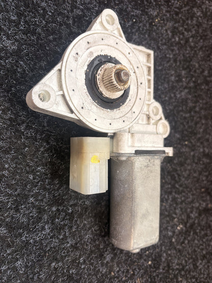 2008 BMW 135i  - Left Front Door Regulator Motor
