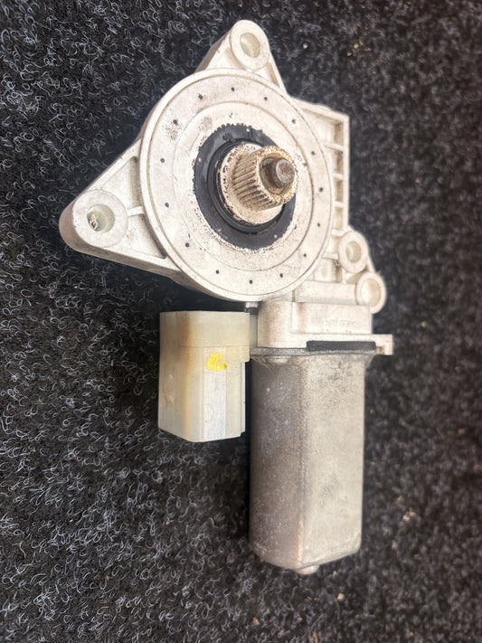 2008 BMW 135i  - Left Front Door Regulator Motor