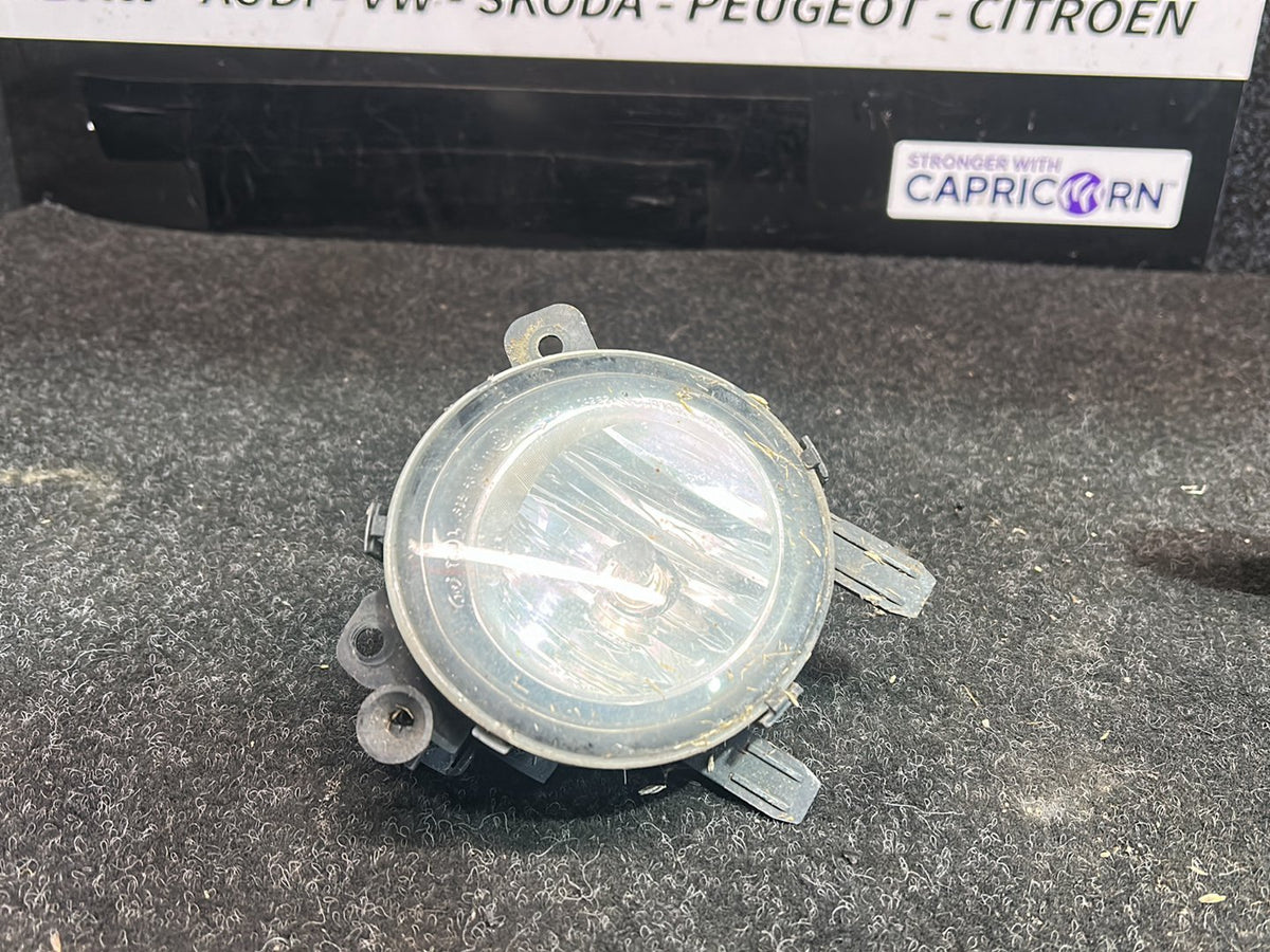 2013 BMW 320d F31- Left Spotlight