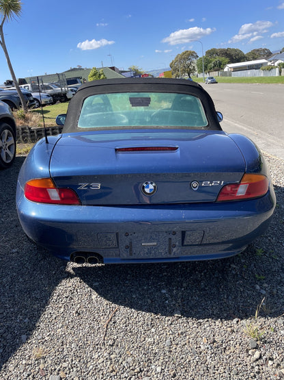 2002 BMW Z3 2.2i E36