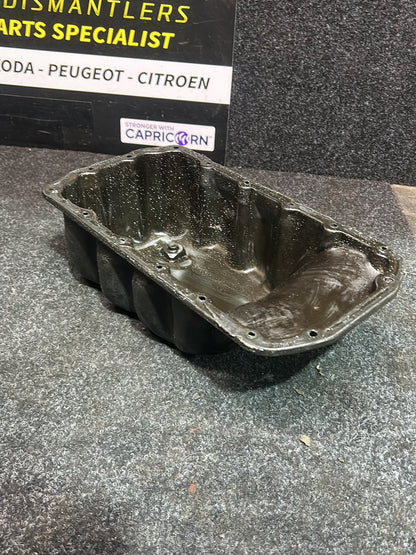 2007 MINI Cooper R56 - Oil Pan/Sump PN: 11 13 7 550 483 Oil pan