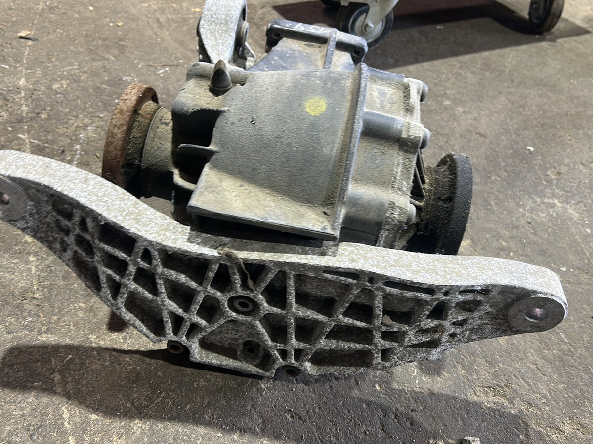 2004 Audi A4 8E WAUZZZ8H84K015641- Rear Differential Head