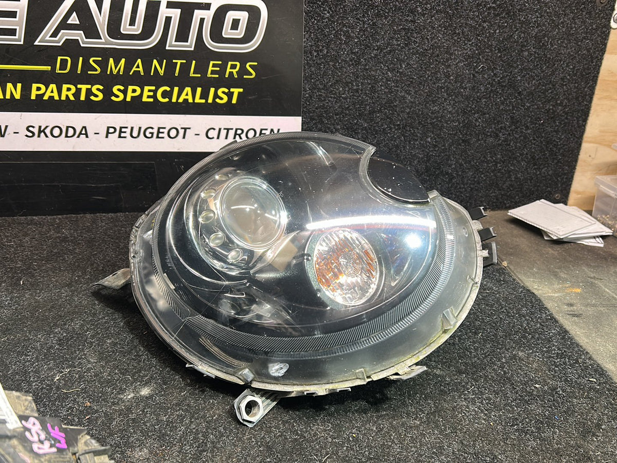 2008 Mini Countryman Cooper S R56 - Right Headlight PN: 63 12 7 269 990 Bi-xenon headlight, right
