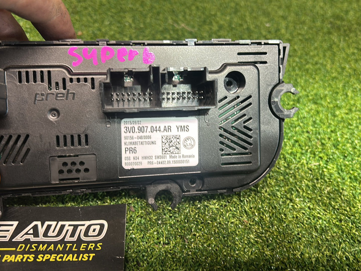 2016 Skoda Superb - Heater/AC Controls