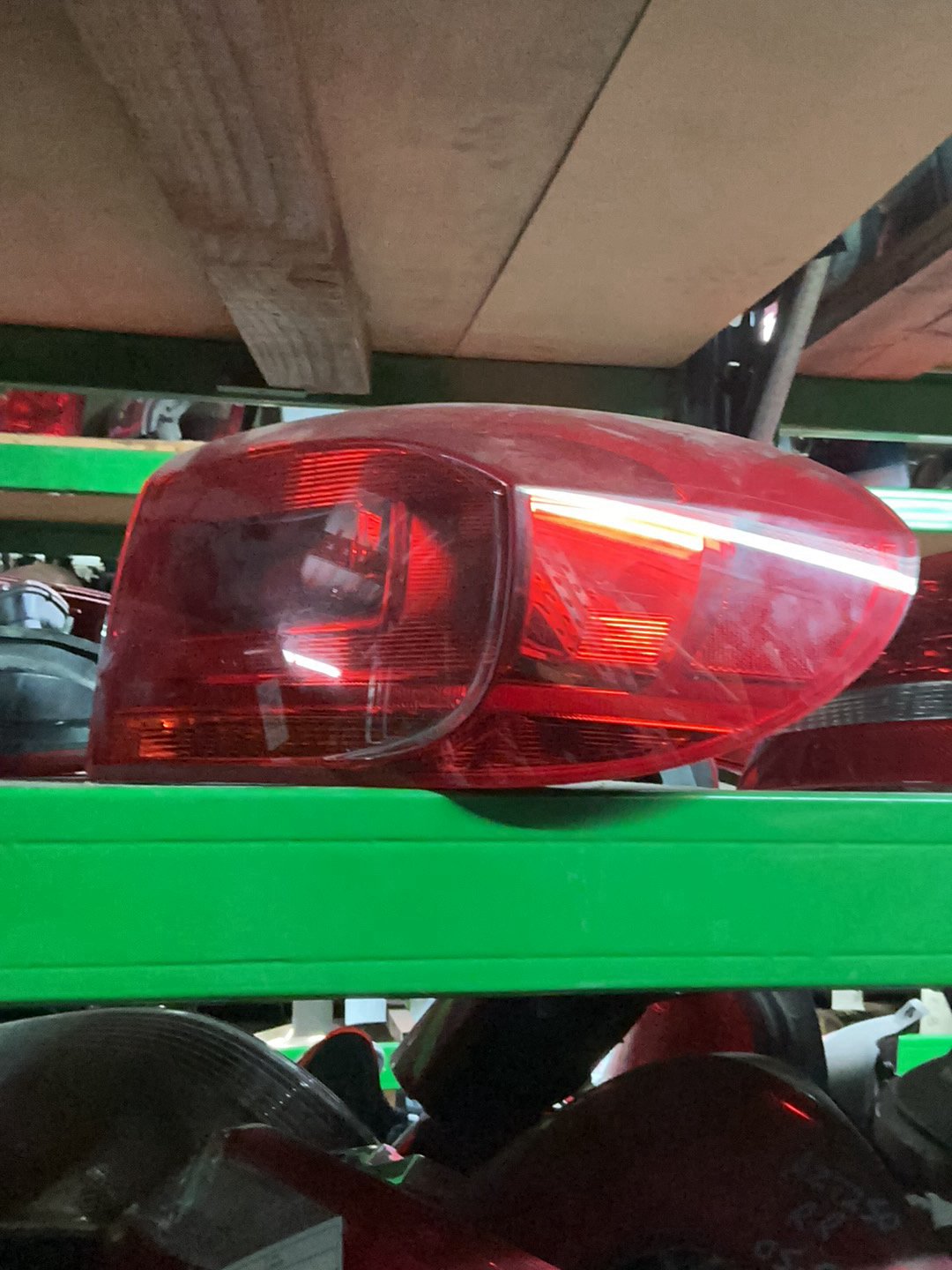 2015 Volkswagen Tiguan- Right Taillight