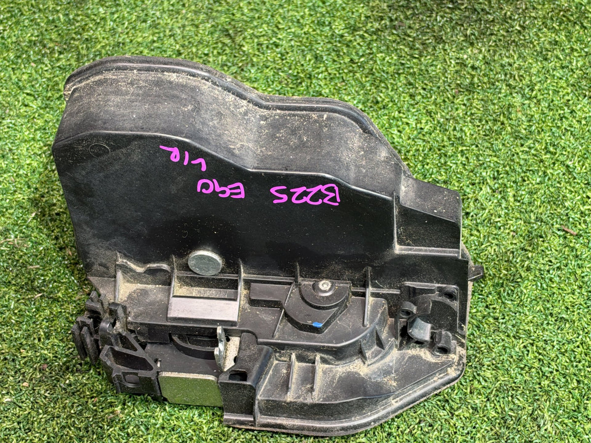 2009 BMW 325i 320i E90 - Left Rear Door Lock Actuator