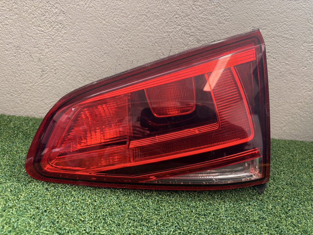 2017 Volkswagen Golf MK7 - Right Bootlid Light