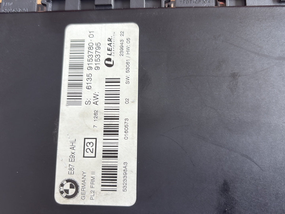 BMW 335i E92 WBAWB72030P052897 - Footwell Module PN: 61 35 6 827 064 Footwell module 3 Adpative type