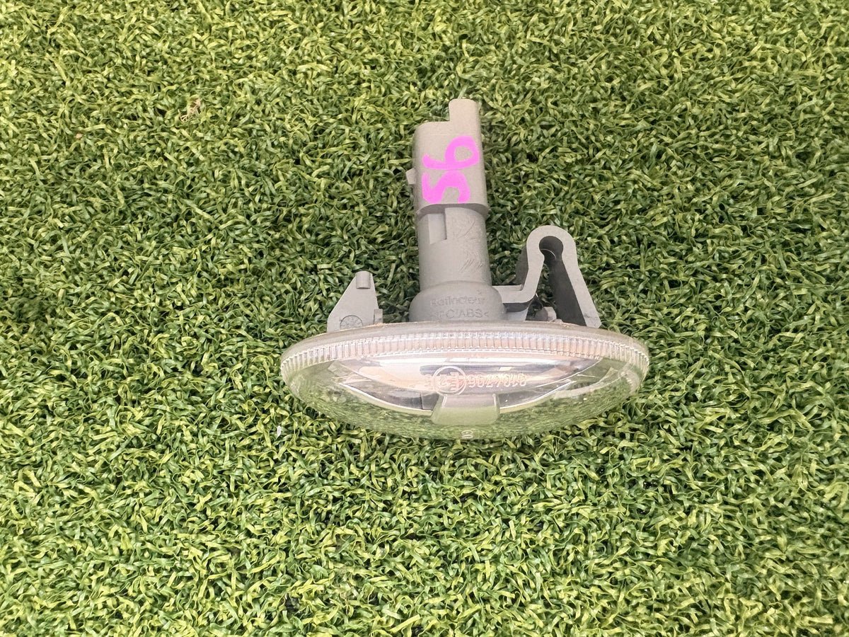 2022 Peugeot Expert - Front Guard Repeater Light