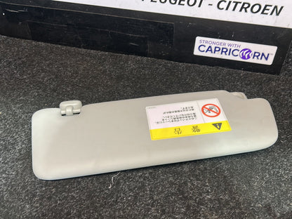 2013 Audi A4 8K - Left Sun Visor PN: 8U2 857 551 sun visor with mirror and cover D >> - 09.09.2013 left