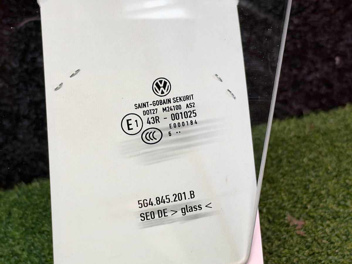 2017 Volkswagen Golf MK7 - Left Front Door Glass