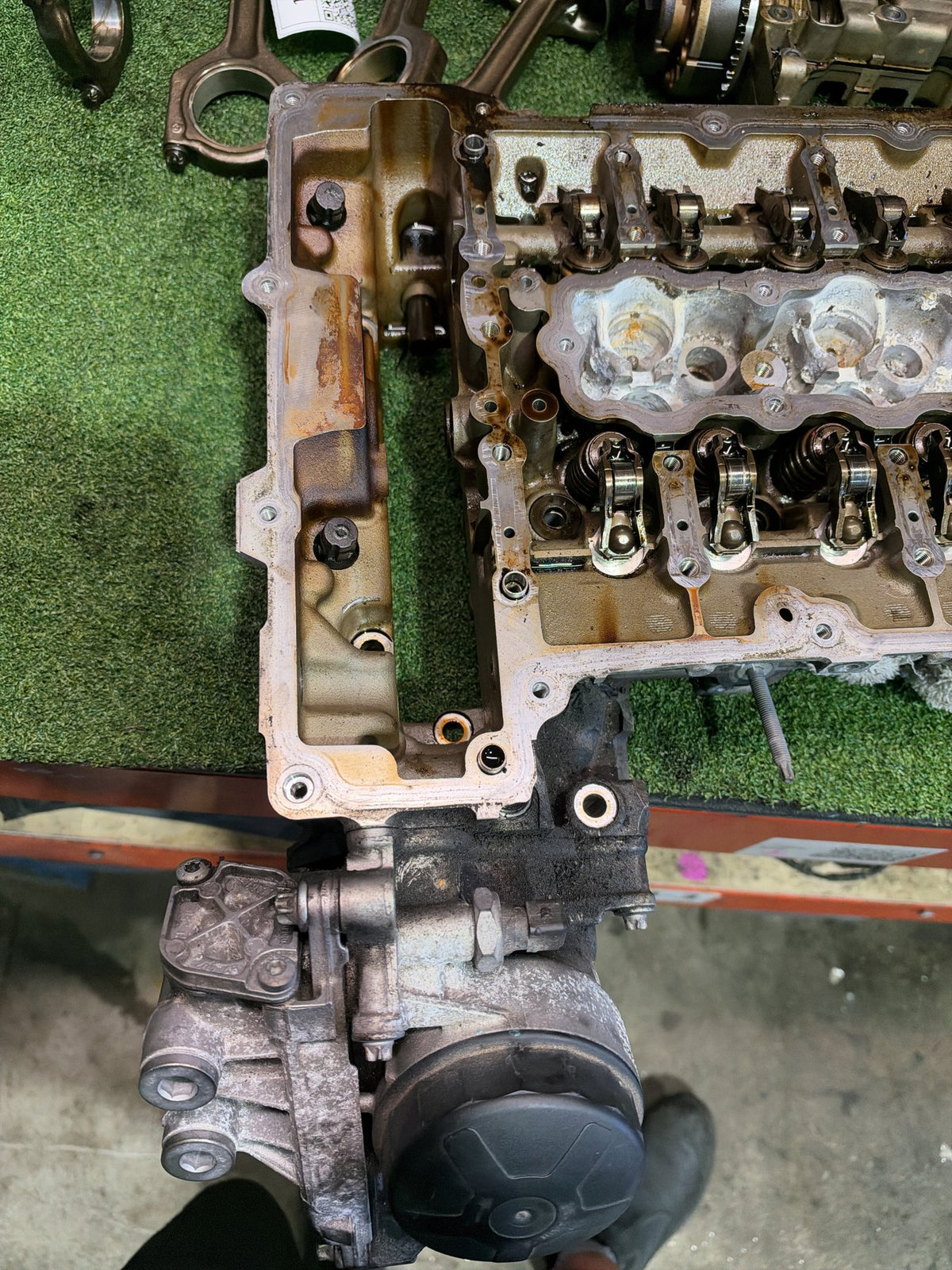 2009 BMW 335i 330i E90 - Cylinder Head
