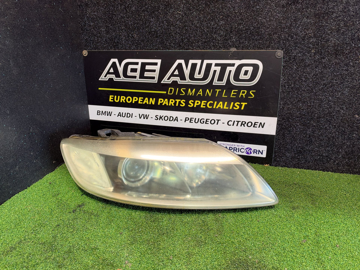 2008 Audi Q7 - Right Headlight