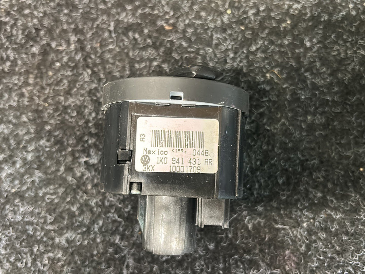 2008 Volkswagen Passat 3CZ - Headlight Switch PN: 1K0 941 431 AR Combi-switch for automa- tic driving light,