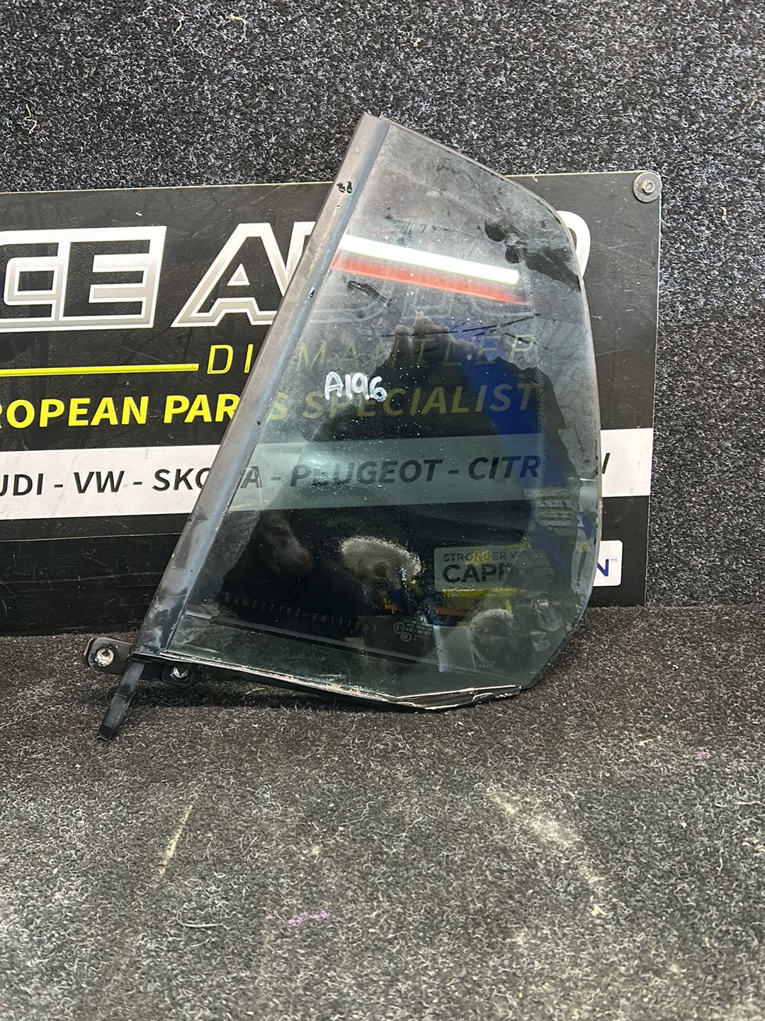 2011 Volkswagen Golf MK6 WVWZZZ1KZBW117631 - Left Rear Quarter Glass