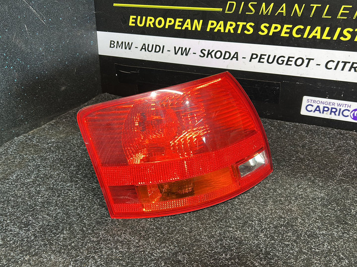 2005 Audi A4 Quattro - Left Taillight PN: 8E9 945 095 E Tail light left