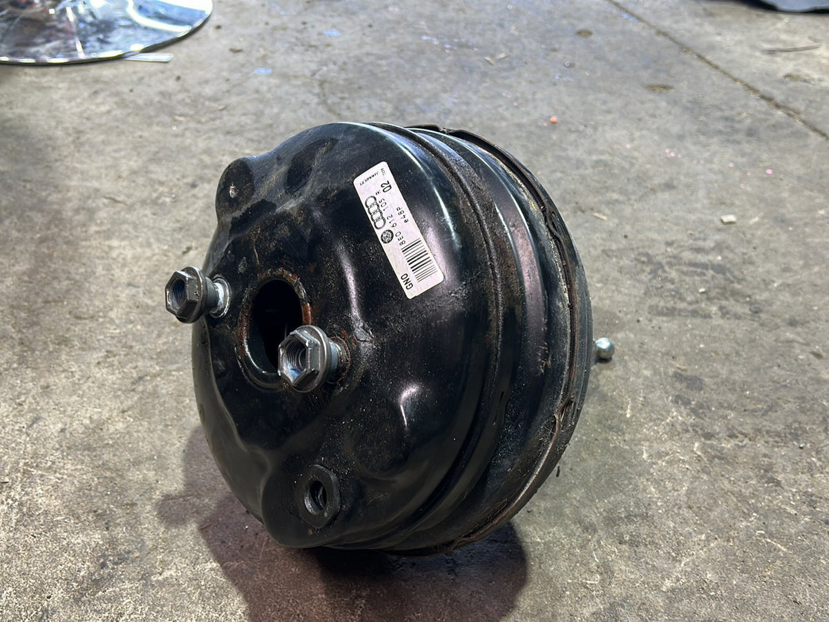 2004 Audi A4 8E WAUZZZ8H84K015641- Brake Booster