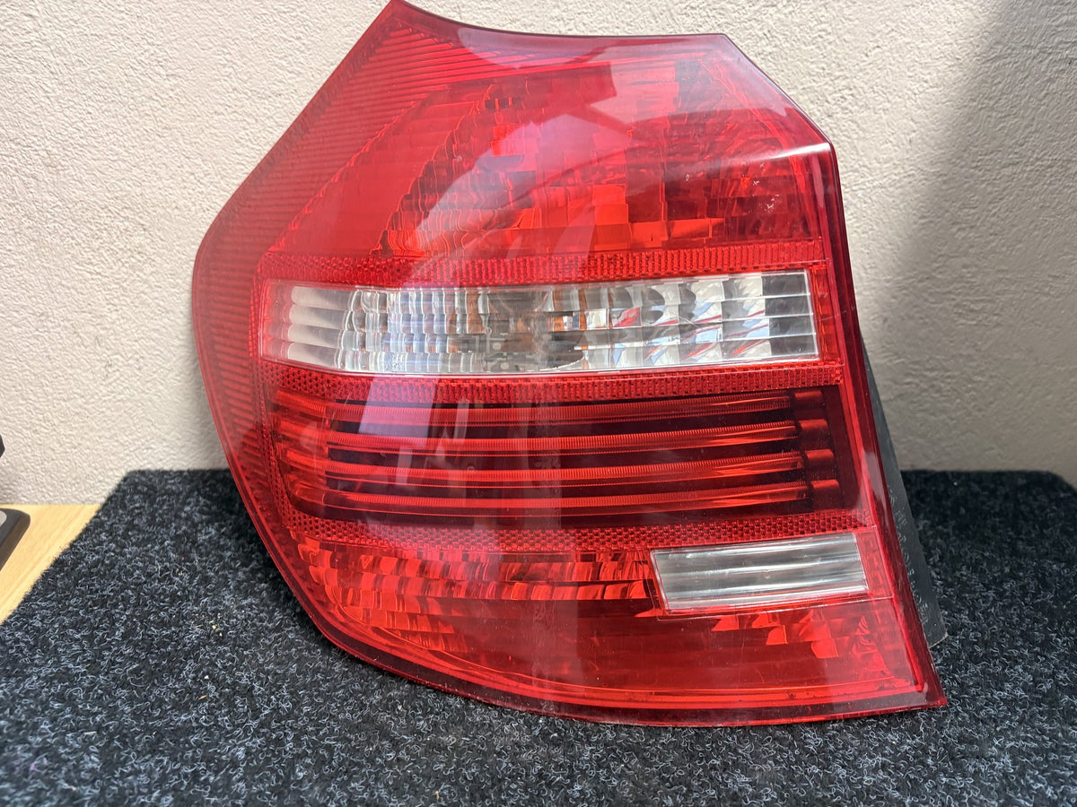 2007 BMW 130i - Left Taillight PN: 63 21 7 181 297 Rear light LED, left