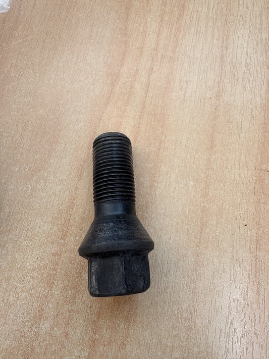 BMW 116i - Wheel Stud