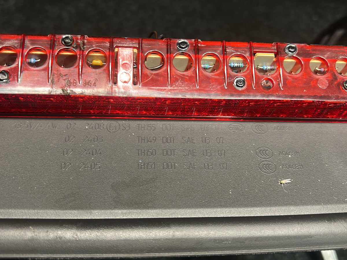 2011 BMW 320i E90 - High Stop Brake Light PN: 63 25 7 145 519 Third stoplamp SCHWARZ
