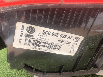 2017 Volkswagen Golf MK7 - Left Bootlid Light
