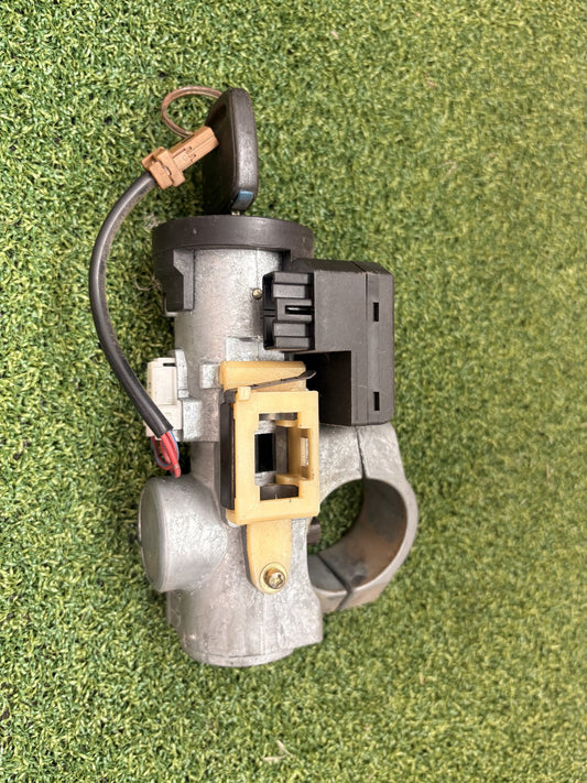 2002 Nissan Maxima A33 - Ignition Barrel