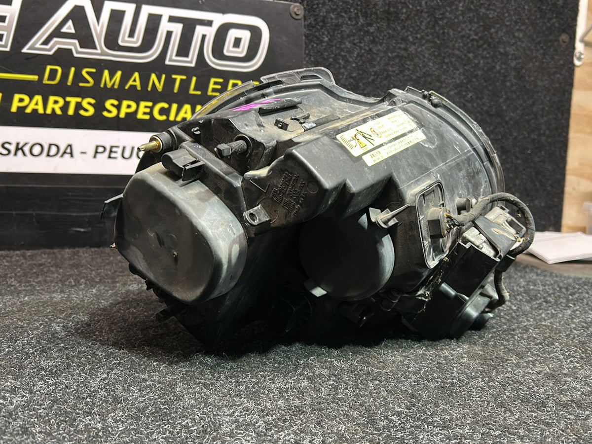 2004 Mini Cooper S R53- Left Headlight PN: 63 12 6 933 841 Headlight xenon, left