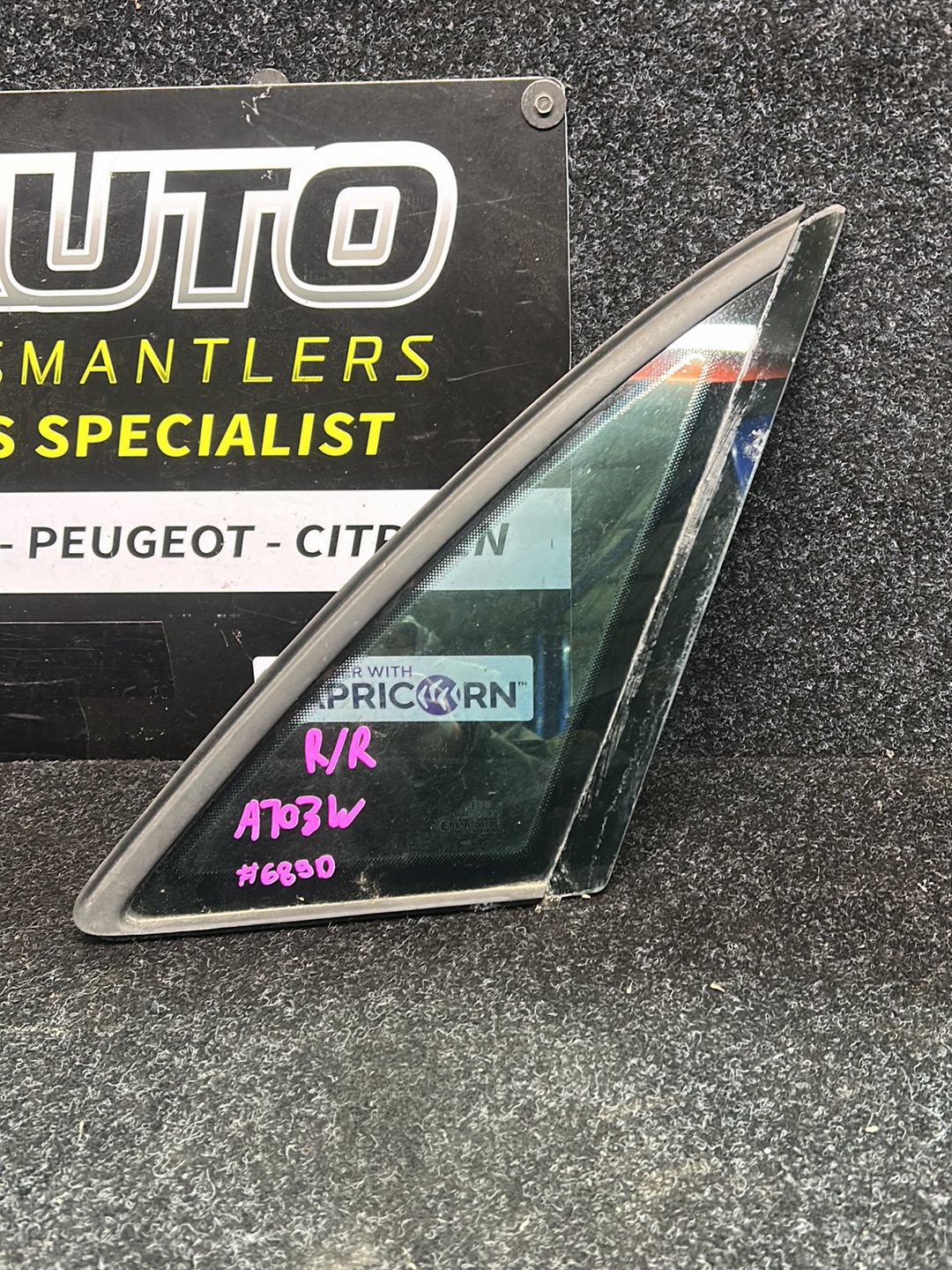 2001 Audi A4 8E WAUZZZ8E92A021487 - Right Rear Quarter Glass PN: 8E5 845 300 F - Side window F - right rear