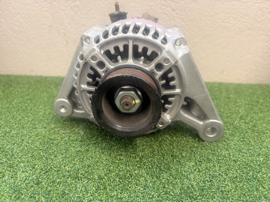 Toyota Wish ZNE10 - Alternator