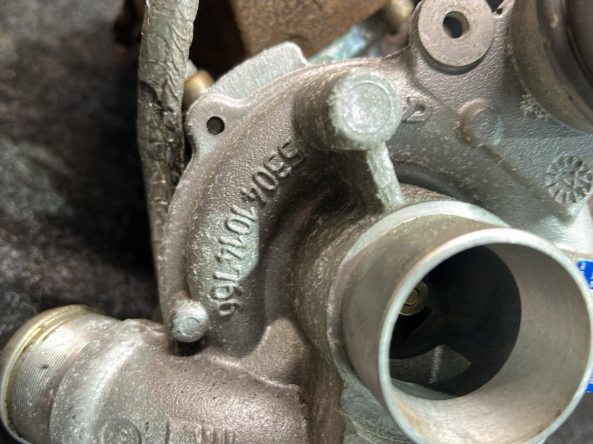 2017 Peugeot 3008 - Turbo Exhaust Manifold PN: 98 071 497 80 - 98 142 663 80