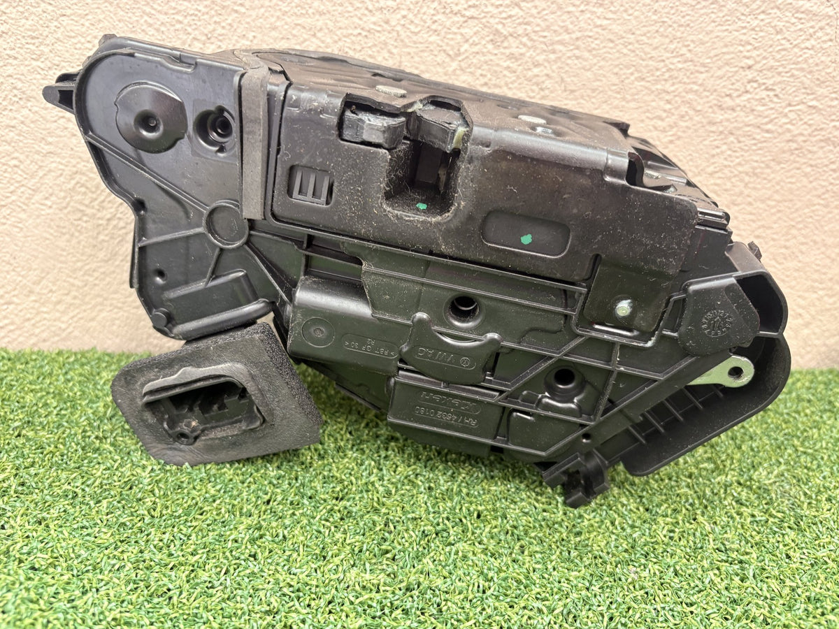 2017 Volkswagen Golf MK7 - Right Front Lock Mechanism