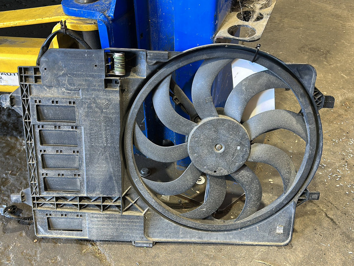 2005 MINI Cooper - Radiator Fan PN: 17 11 7 541 092 Fan housing with fan 300W