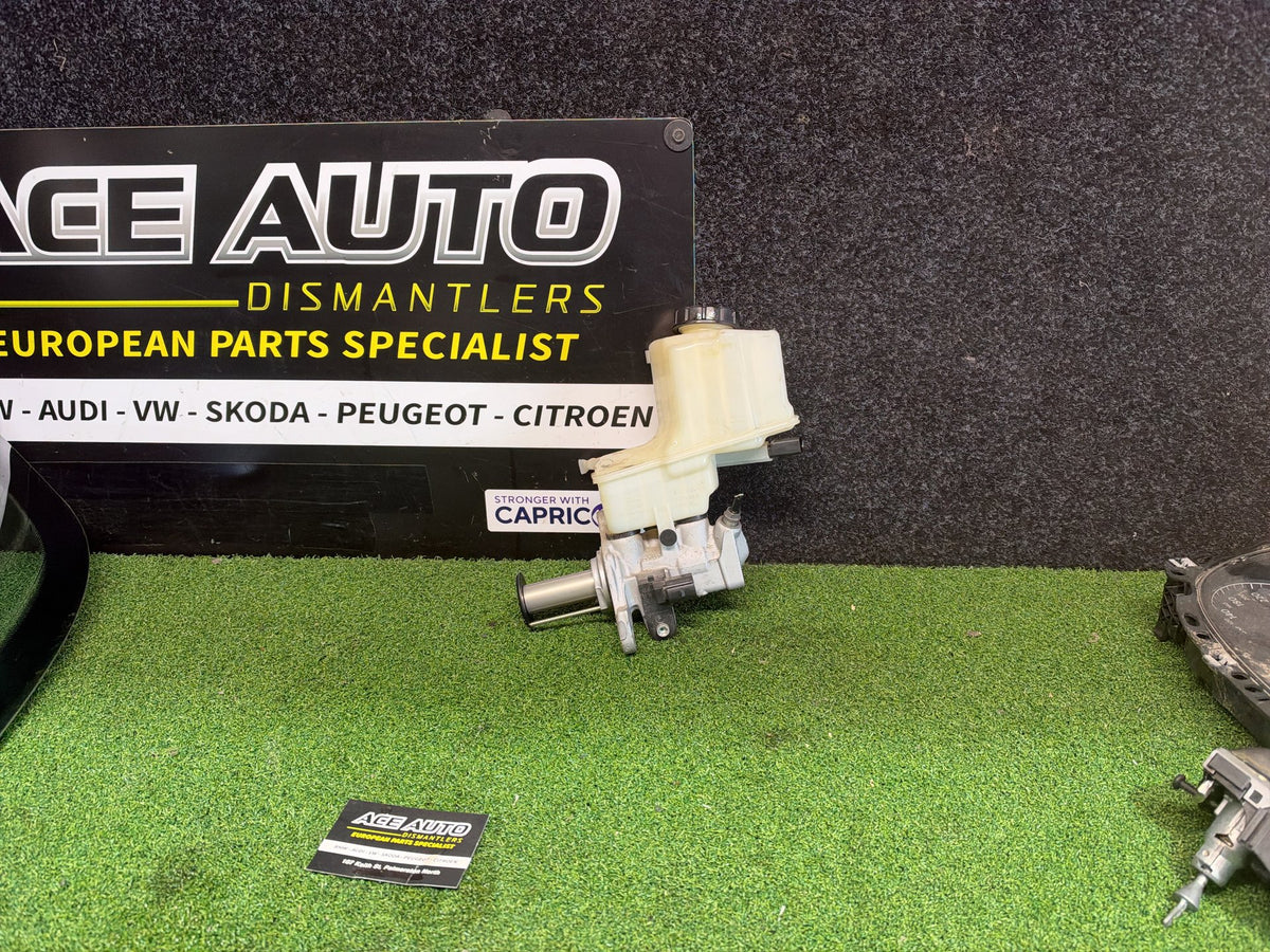 2017 Volkswagen Golf MK7 - Brake Master Cylinder