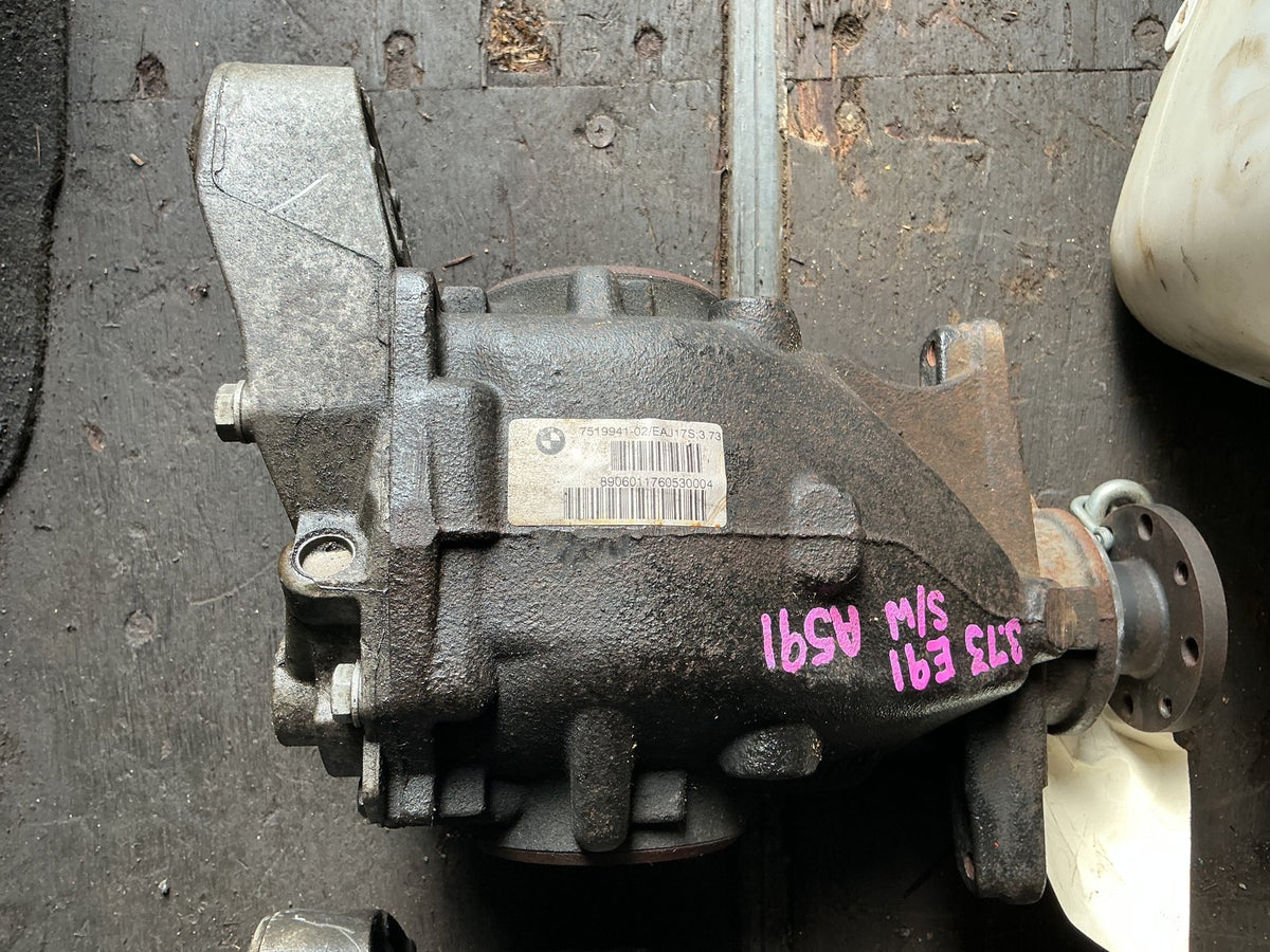 2006 BMW 325i WBAVS12070KV96292 - Rear Differential Head PN: 33 10 7 566 179 Rear-axle-drive 3.73 Ratio