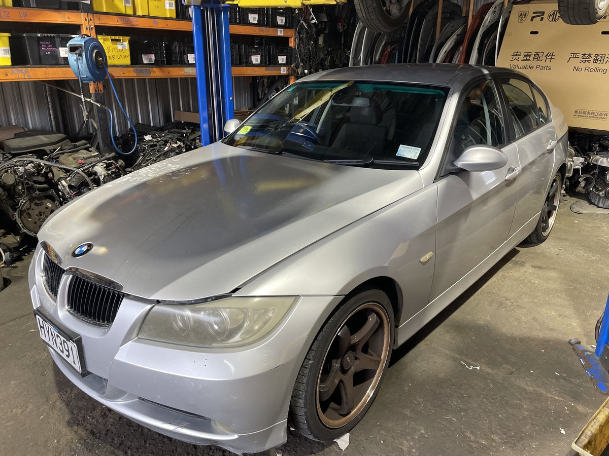 2005 BMW 320i E90