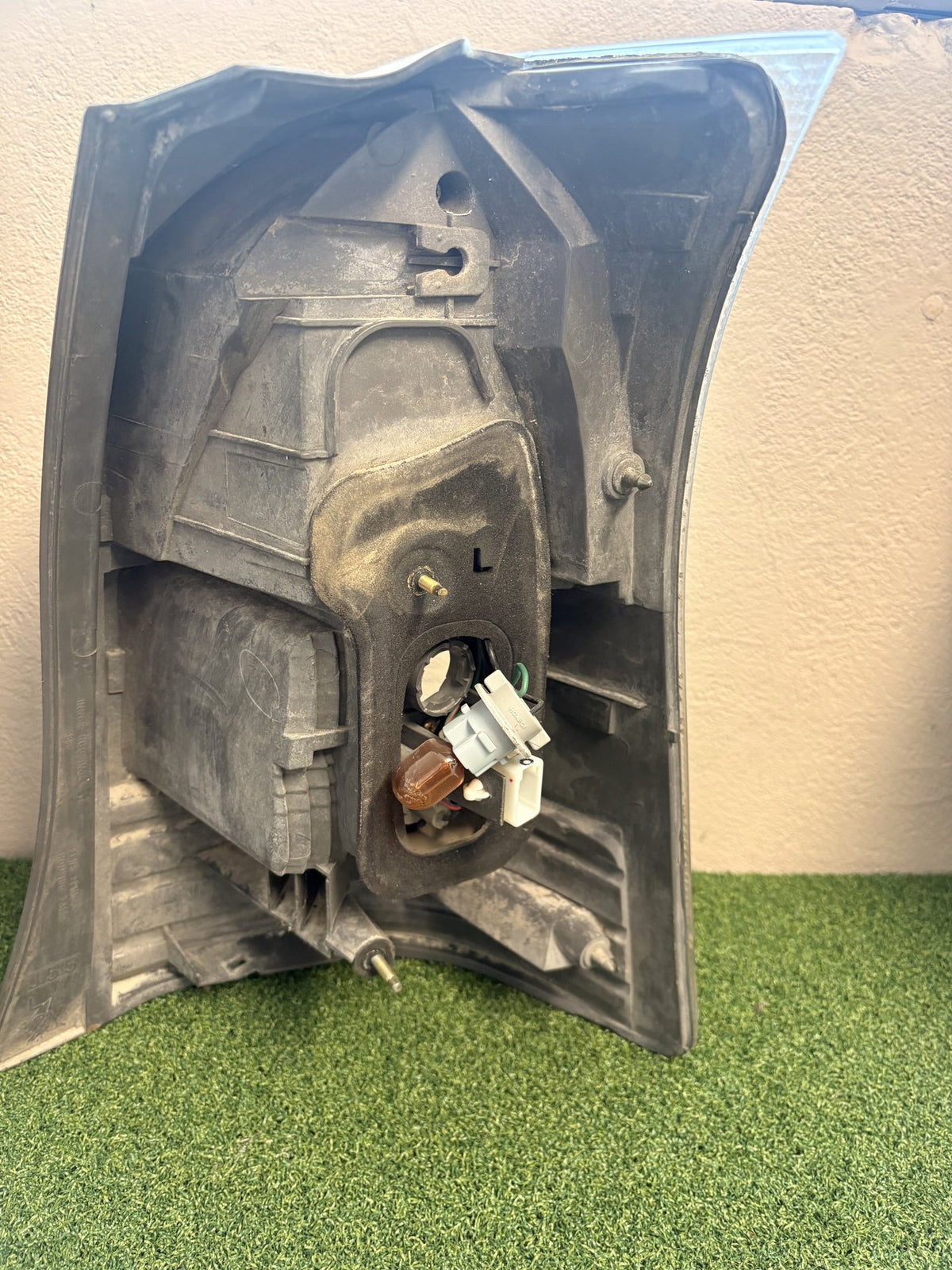 2005 Toyota Wish - Left Taillight
